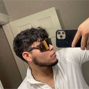 Meet your Posher, Benito